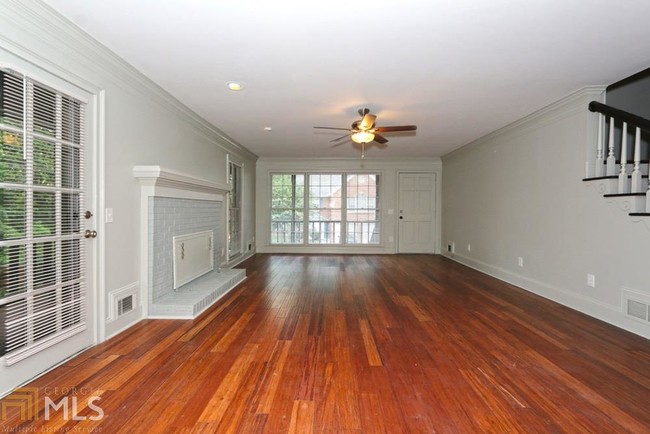 Foto del edificio - 4059 Brookside Manor Dr