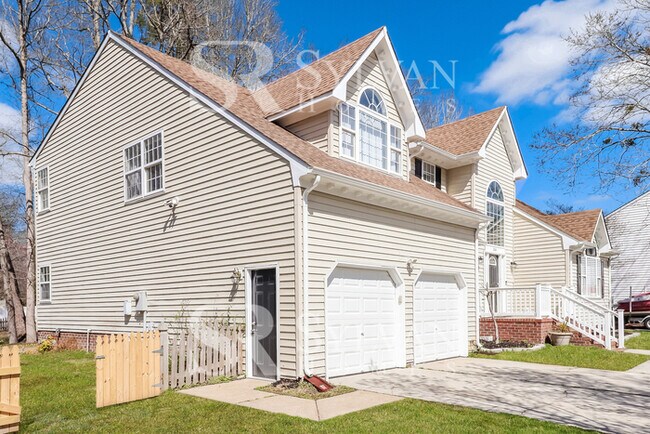 Foto del edificio - Easy living in this 4 BR, 2.5 BA home