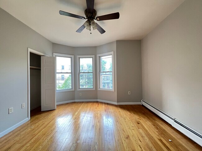 262 Bergen Ave 3R - 268 Bergen Ave