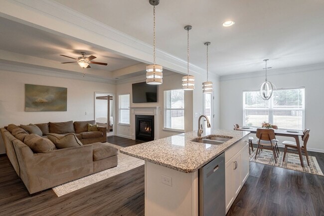 Building Photo - Move-In Ready Bogart Home with Open Layout and Private Fenced Yard