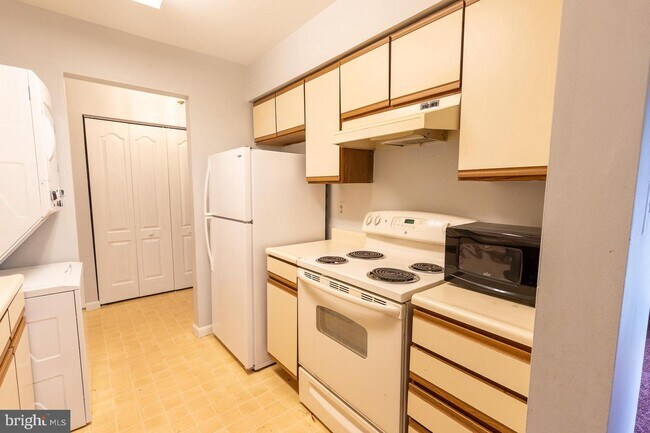 Building Photo - 20 Shaftsbury Ct