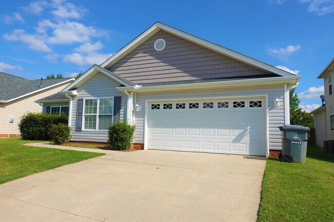 Building Photo - 630 Adelaide Dr