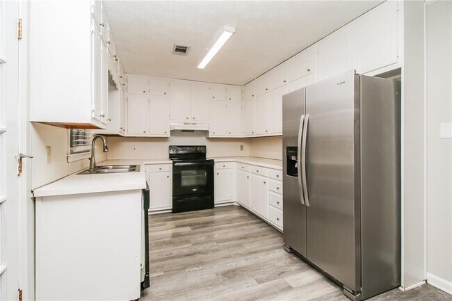 Building Photo - 35 Quails Ct
