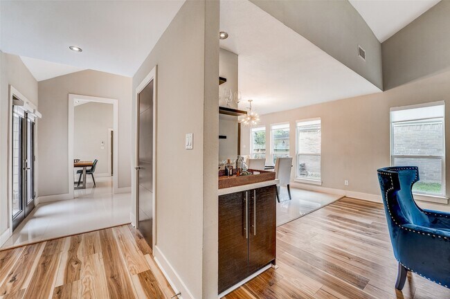 Foto del edificio - 1371 Beaujolais Ln