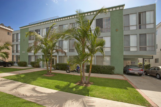 Building Photo - 1811 S Bentley Ave