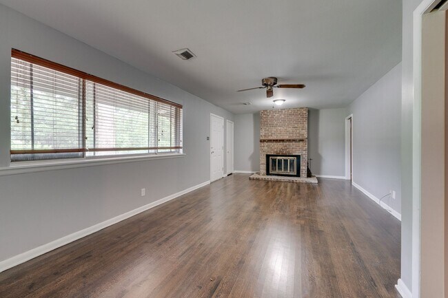 Building Photo - 4109 Glenmere Rd
