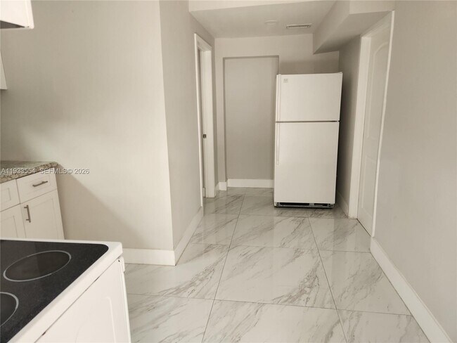 Foto del edificio - 342 E 46th St