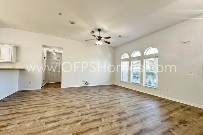 Foto del edificio - 2426 Houston Cir