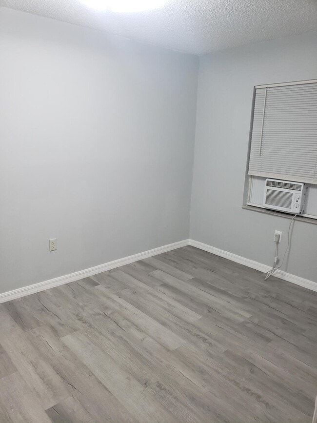 Foto del edificio - 2106 Henry St NE