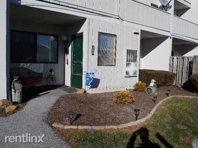 Primary Photo - 308 Summit House