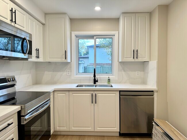 Photo du bâtiment - 751 Hillcroft St