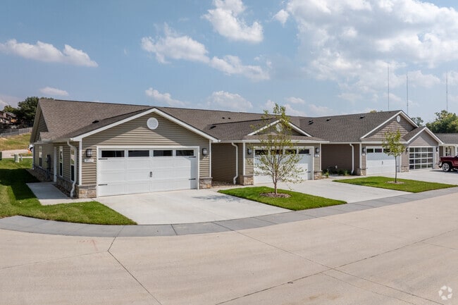 Building Photo - Redwood Omaha Wenninghoff Road
