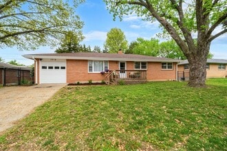 Building Photo - 1416 University Dr