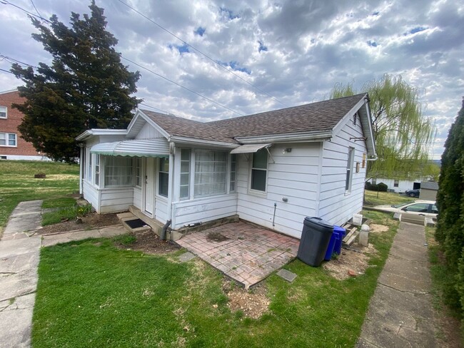 Building Photo - ONE BEDROOM SINGLE FAMILY HOUSE, MIFFLIN S...