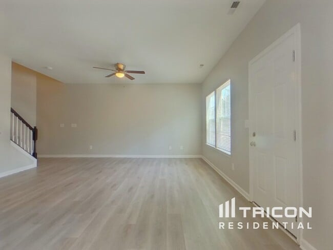 Building Photo - 240 Chesterbrook Ln