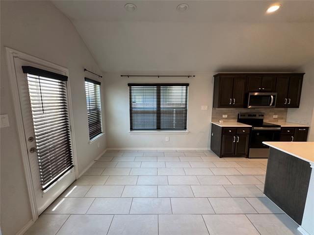 Foto del edificio - 3453 Montego Bay Ln