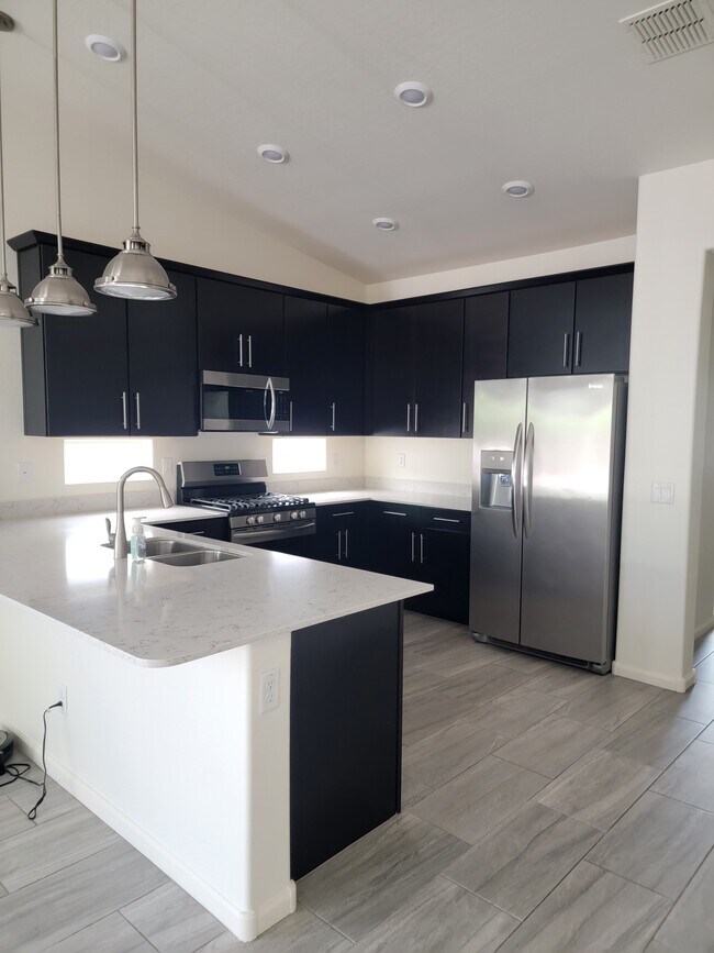 Kitchen - 5402 W Hackamore Dr