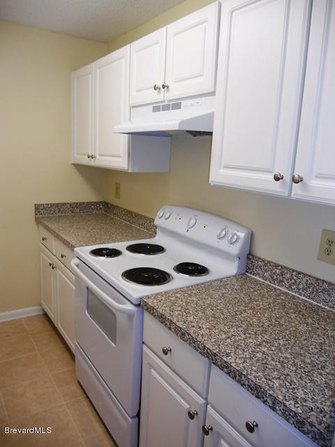 Building Photo - 3535 Sable Palm Ln