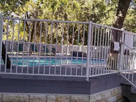 Foto del edificio - 4501 Whispering Valley Dr
