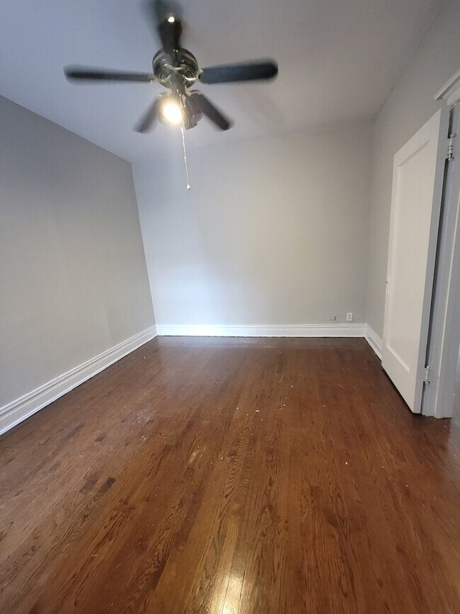 Foto del edificio - 6305 N Lakewood Ave