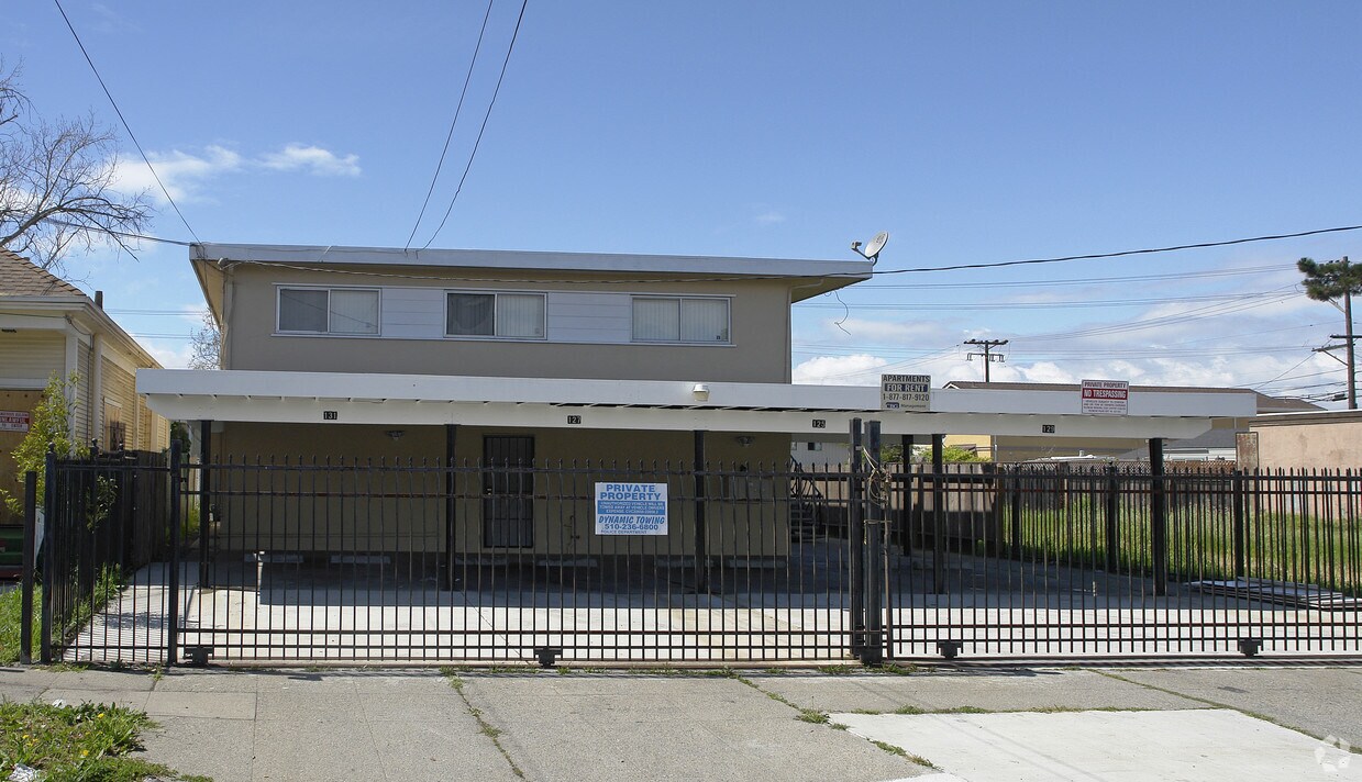 Building Photo - 125-131 S 3rd St