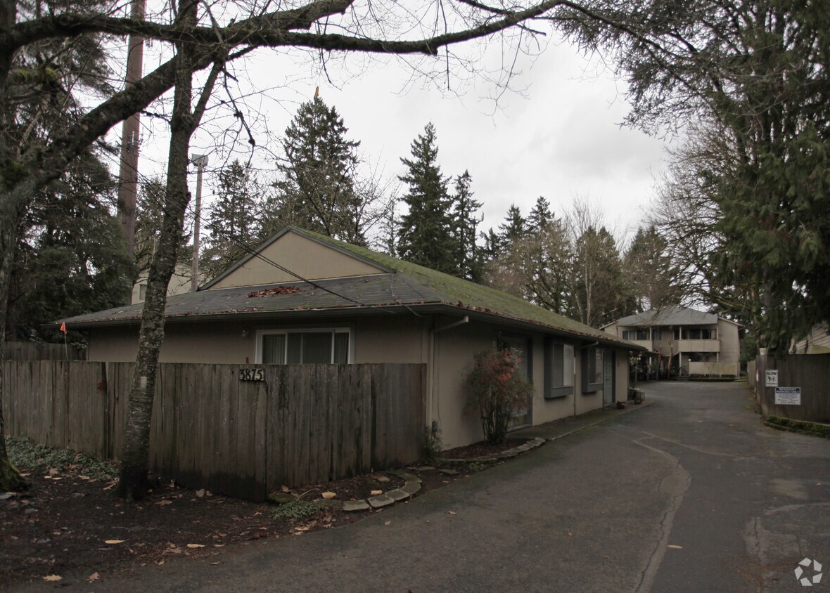 Laurelwood Apartments Lake Oswego, OR
