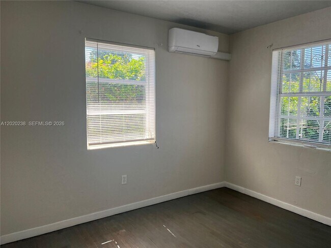 Foto del edificio - 740 NW 31st St
