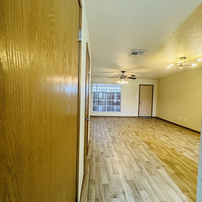 Building Photo - Modern Comfort Awaits: Spacious 2-Bedroom | 2.5-Bathroom Haven with Granite Elegance in Nederland...
