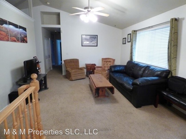 Foto del edificio - 4 br, 3 bath House - 350 E La Vera Lane