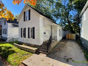 Building Photo - 1131 Lincoln Ave NW