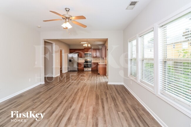 Foto del edificio - 427 Belmont Way