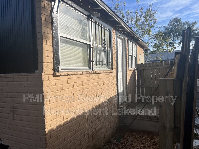 Primary Photo - 512 W Myrtle St
