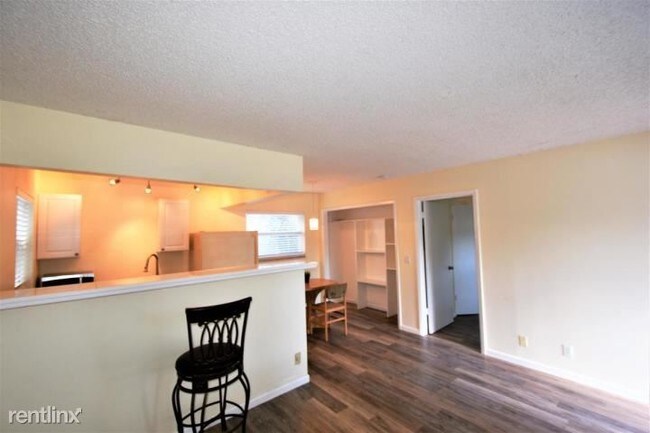 Building Photo - 1 br, 1 bath  - 223 NORTH E ST.