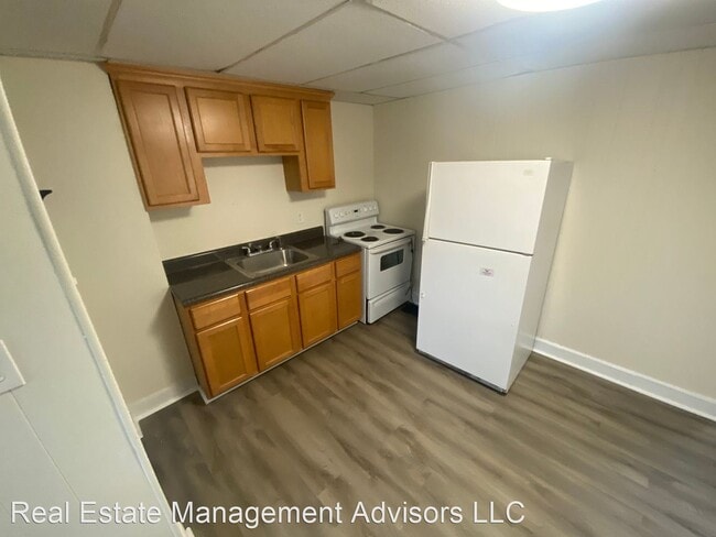 Building Photo - 3 br, 1 bath House - 214 Harvey Avenue