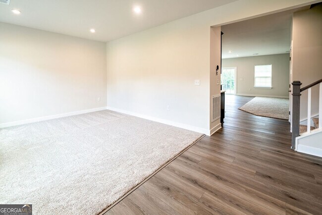 Building Photo - 105 Arborvale Dr