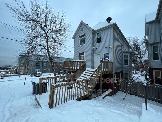 Building Photo - 419 N 1st Ave W