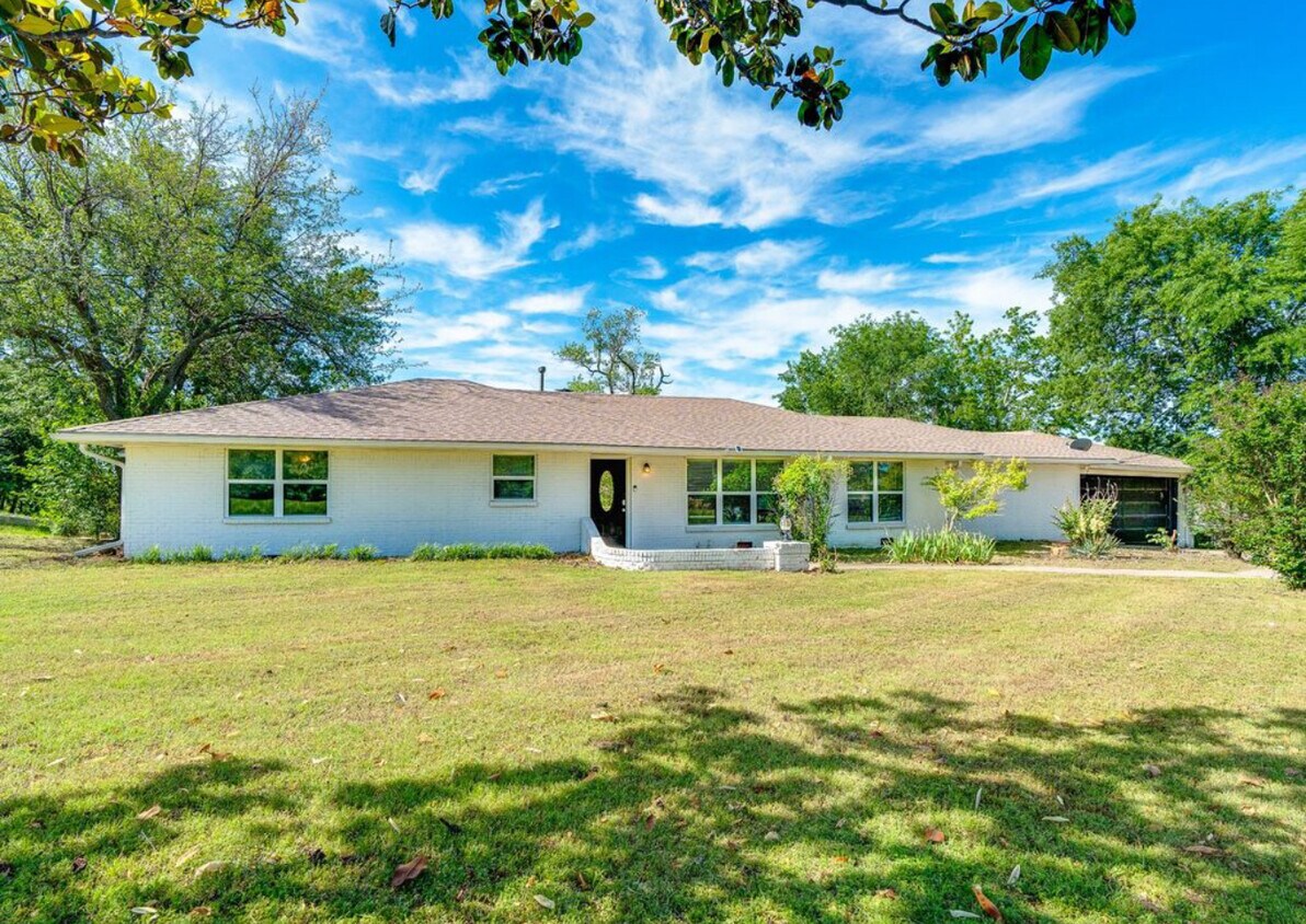 Foto principal - 915 W Kings Rd
