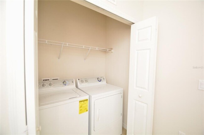 Foto del edificio - 7770 Moonstone Dr