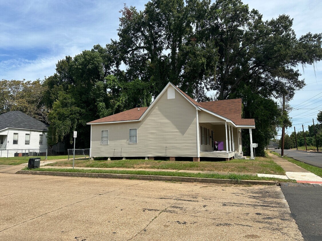 Foto del edificio - 1330 Elliott St