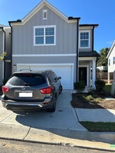 Building Photo - Room in Townhome on Elowen Ln