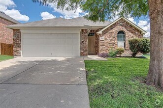 Building Photo - 1112 Emerson Dr
