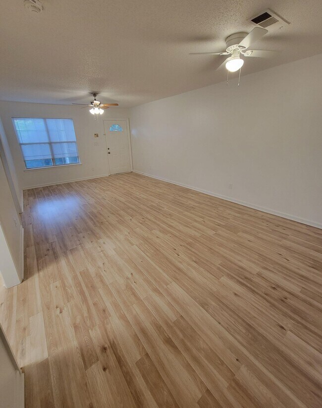 Foto del edificio - 1100 Greentree Ct