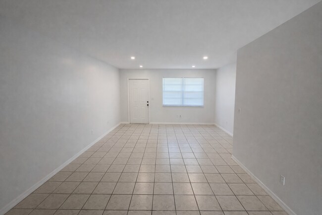 Foto del edificio - 5010 Killarney Ave