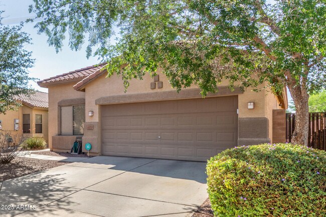 Building Photo - 12910 W Glenrosa Dr