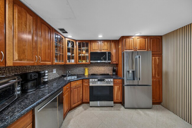 Foto del edificio - 2851 S Ocean Blvd