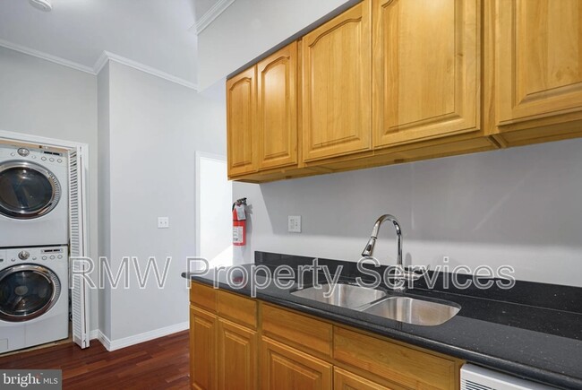 Building Photo - 1782 Frankford Ave