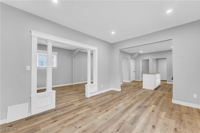 Building Photo - 3277 W 56th St