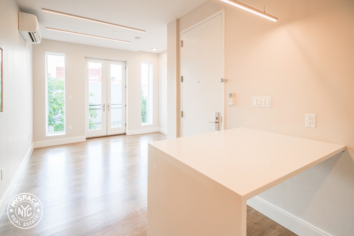Foto principal - 259 Evergreen Ave