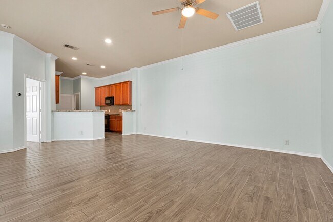 Foto del edificio - Beautiful 3 bedroom townhome available for rent for ASAP move in!!!! Medical Center Area!!!