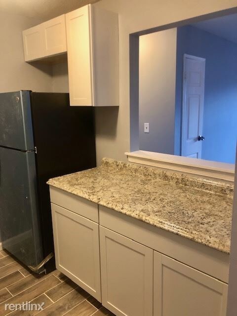 Building Photo - 1 br, 1 bath  - 24 Coleman St Apt C
